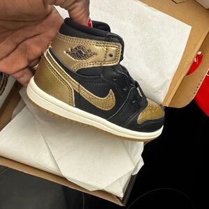 Jordan Kids Black and Gold Sneakers